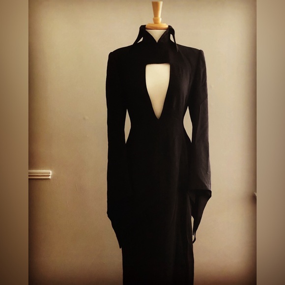 Rare Designer Lloyd Klein long black-crêpe gown. - Picture 1 of 10